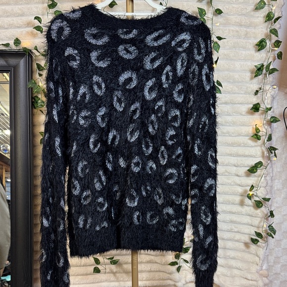 Apt. 9 Black and Gray Patterned Sweater - Picture 6 of 6